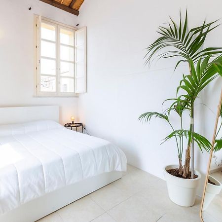 Castello Attic Sunset Terrace Apartment กาญารี ภายนอก รูปภาพ