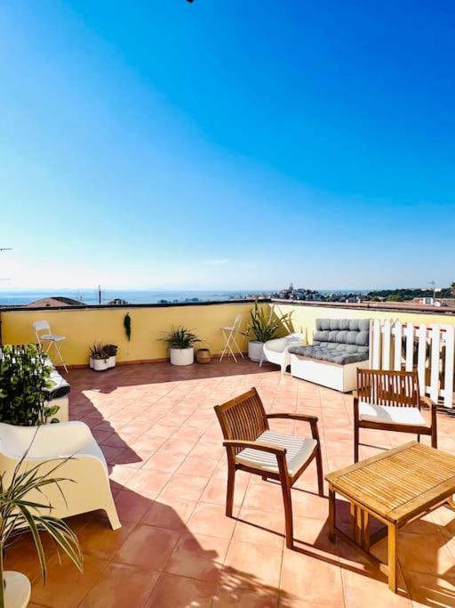 Castello Attic Sunset Terrace Apartment กาญารี ภายนอก รูปภาพ