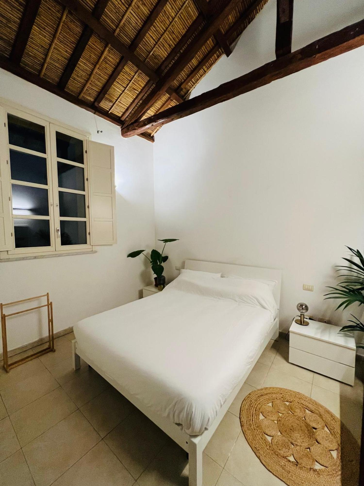 Castello Attic Sunset Terrace Apartment กาญารี ภายนอก รูปภาพ
